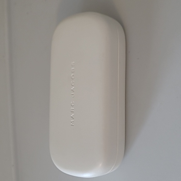 Marc Jacobs Case - Picture 6 of 12